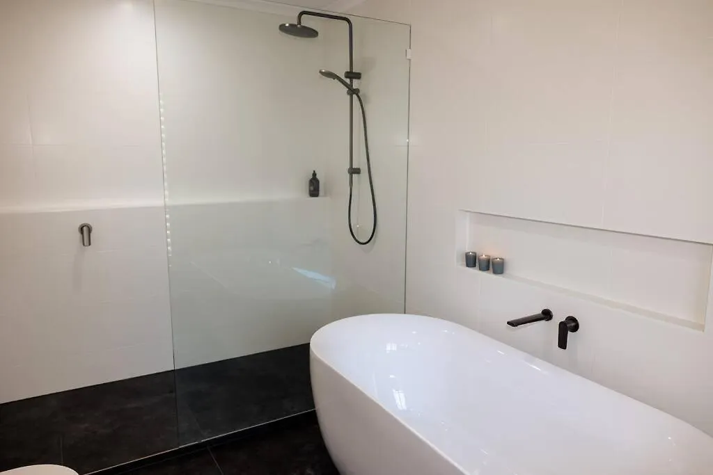 Hinterland Escape With Views And Creek Frontage Villa Obi Obi