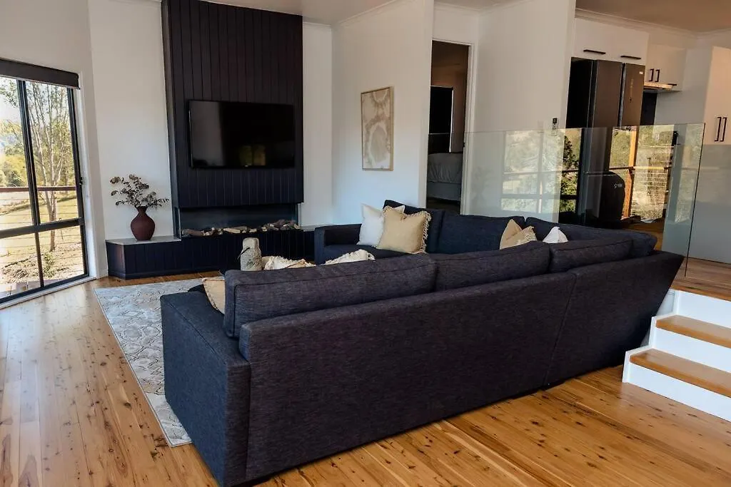 Villa Hinterland Escape With Views And Creek Frontage Obi Obi 0*,  Australien