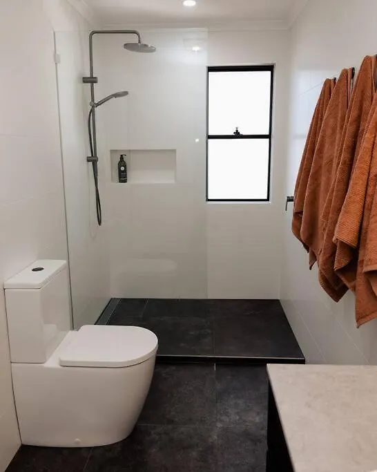 Villa Hinterland Escape With Views And Creek Frontage Obi Obi Australien