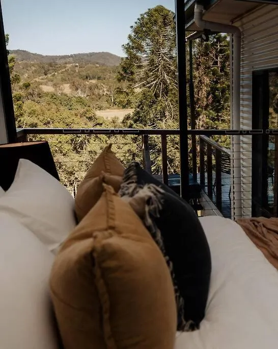 Villa Hinterland Escape With Views And Creek Frontage Obi Obi